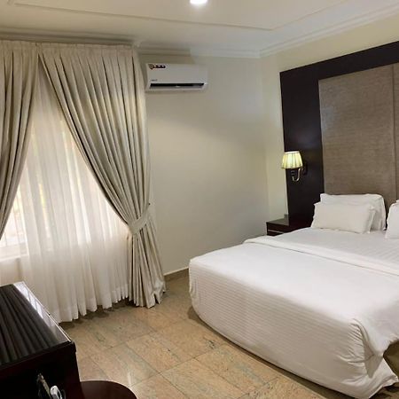 Ofas Chelsea Hotel Abuja Eksteriør bilde