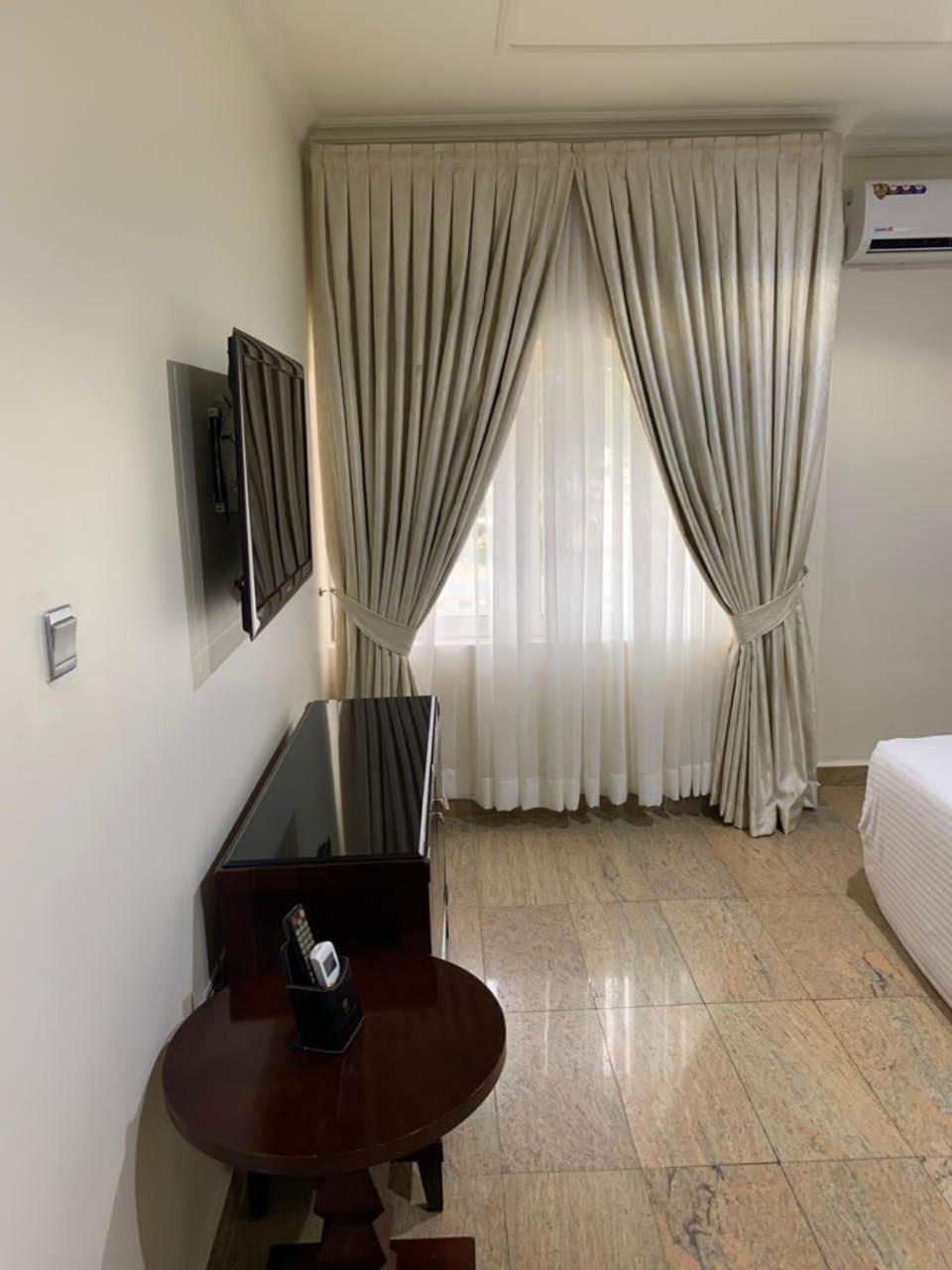 Ofas Chelsea Hotel Abuja Eksteriør bilde