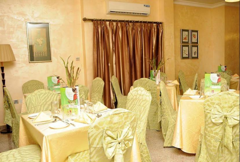 Ofas Chelsea Hotel Abuja Eksteriør bilde