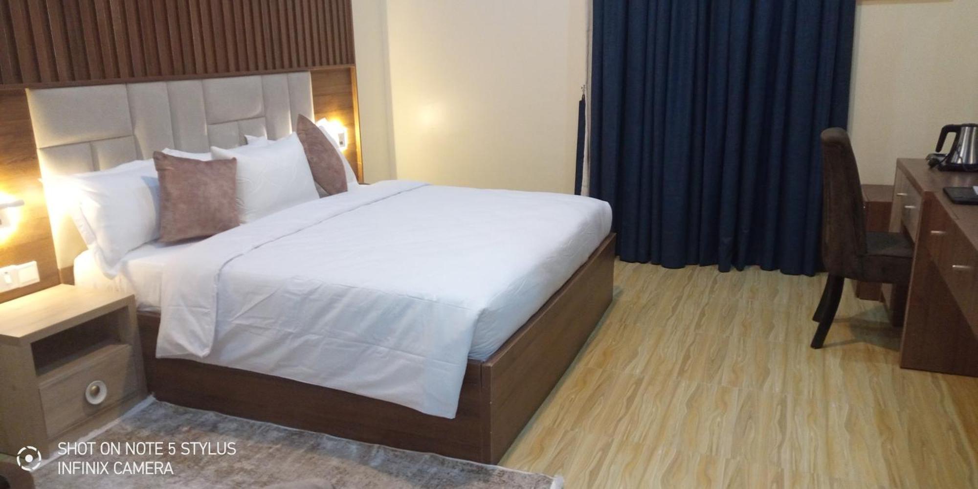 Ofas Chelsea Hotel Abuja Eksteriør bilde