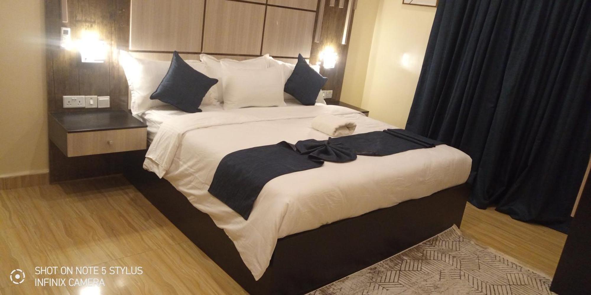 Ofas Chelsea Hotel Abuja Eksteriør bilde